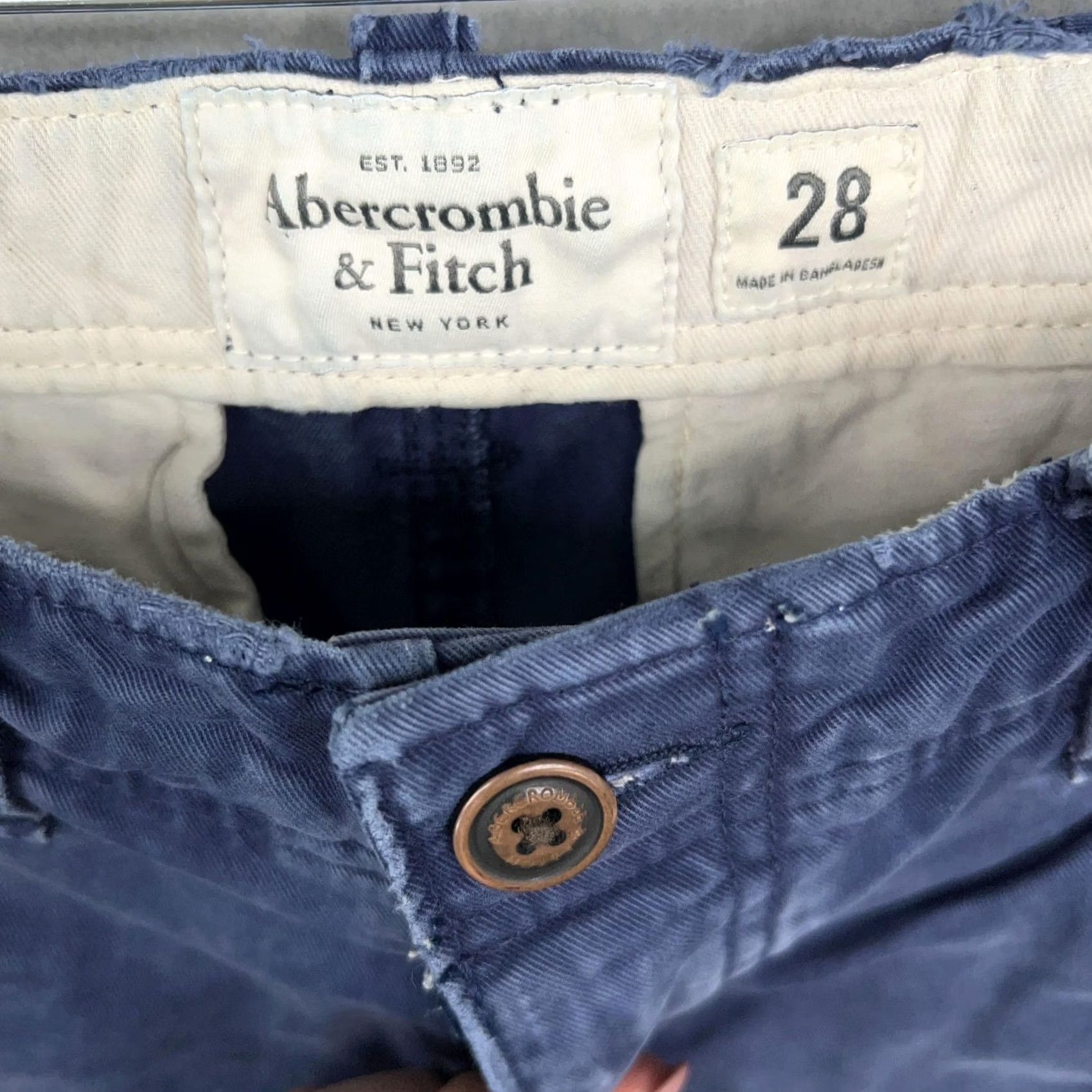 Abercrombie & Fitch Abercrombie & Fitch Shorts Mens 28 Blue Faded Classic Chino Button Fly Preppy Y2K Size US 28 / EU 44 - 6 Thumbnail