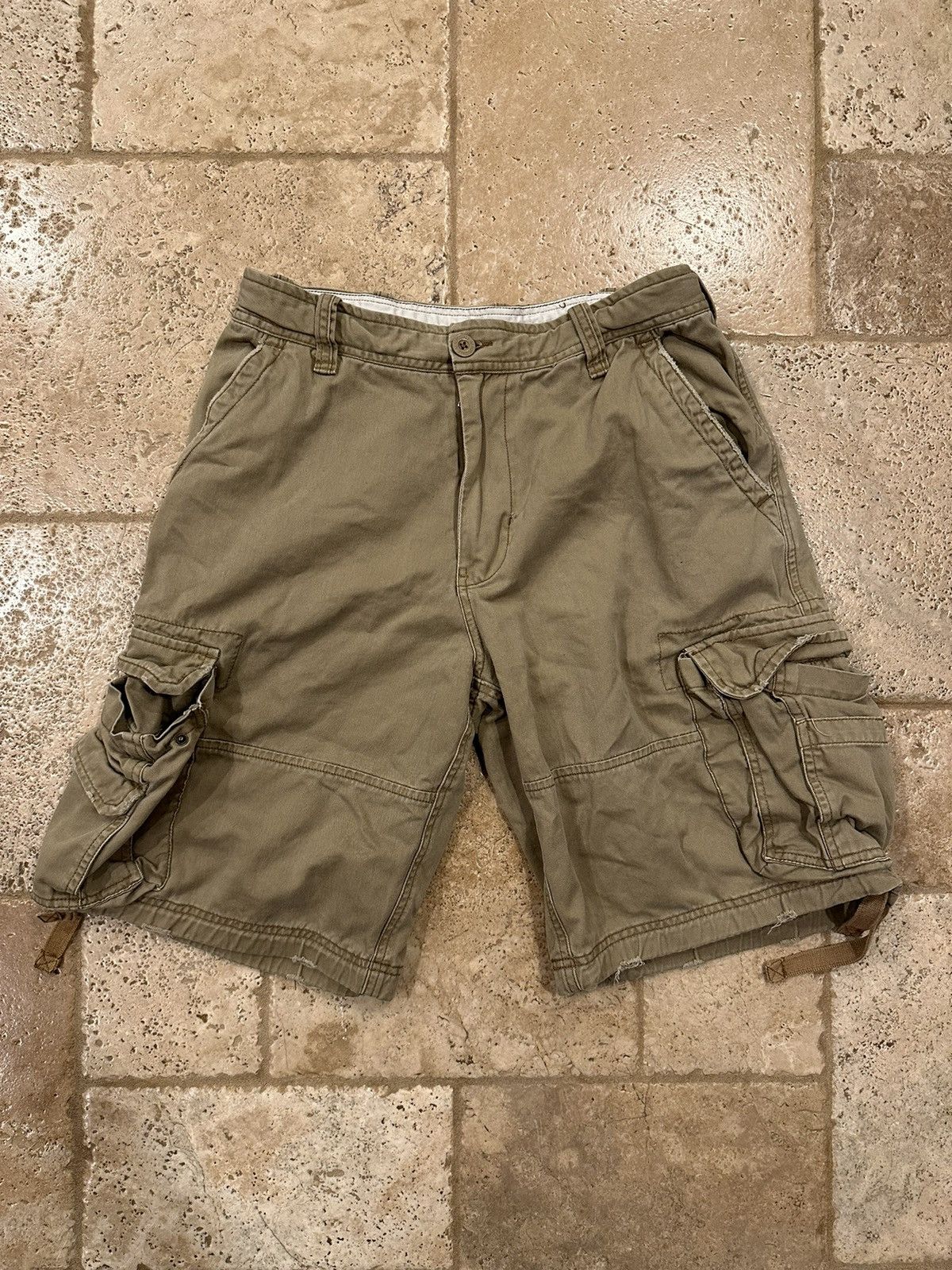 Aeropostale × Vintage Vintage Aeropostale 90s Tan Cargo Shorts Size US 32 / EU 48 - 1 Thumbnail