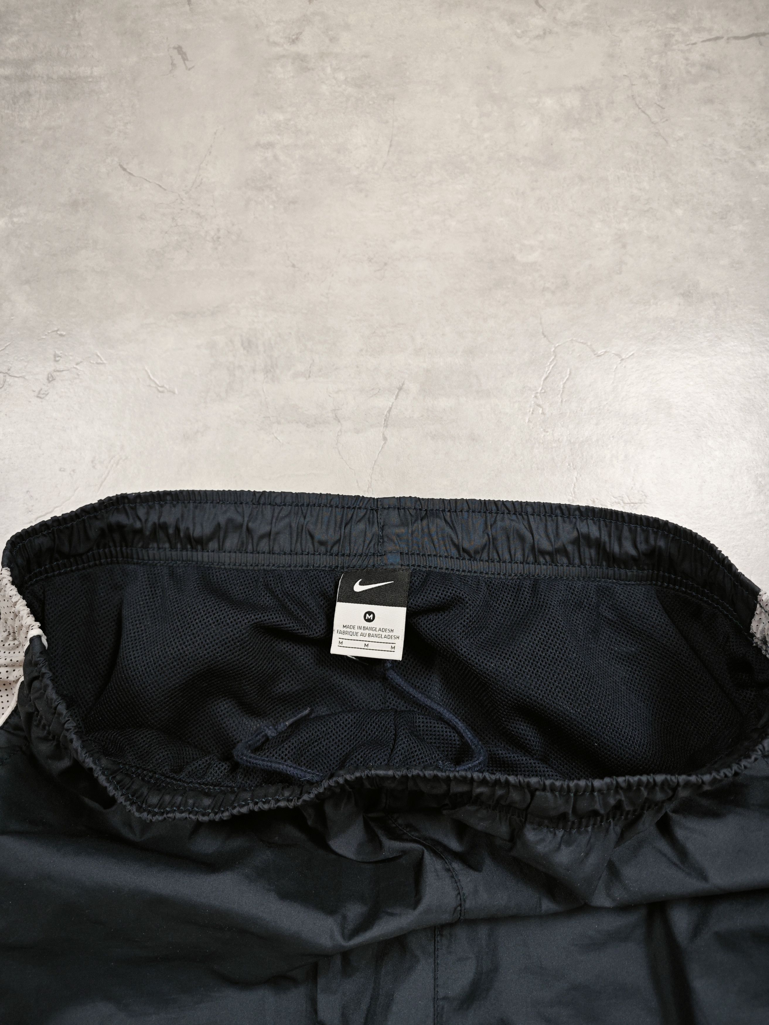 Nike Nike vintage pants Size US 33 - 7 Thumbnail