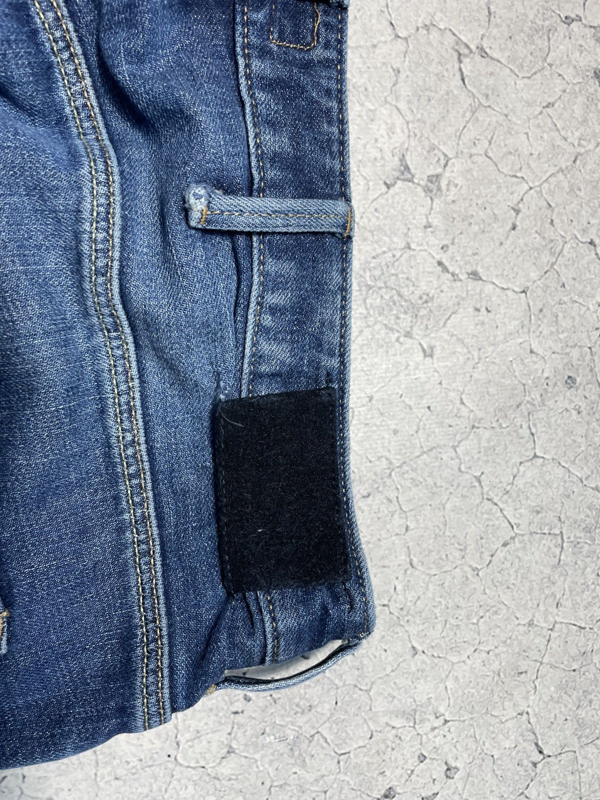 Emporio Armani Emporio Armani Denim Big Logo Rare Luxury Jeans Size 33x32 Size US 32 / EU 48 - 14 Thumbnail