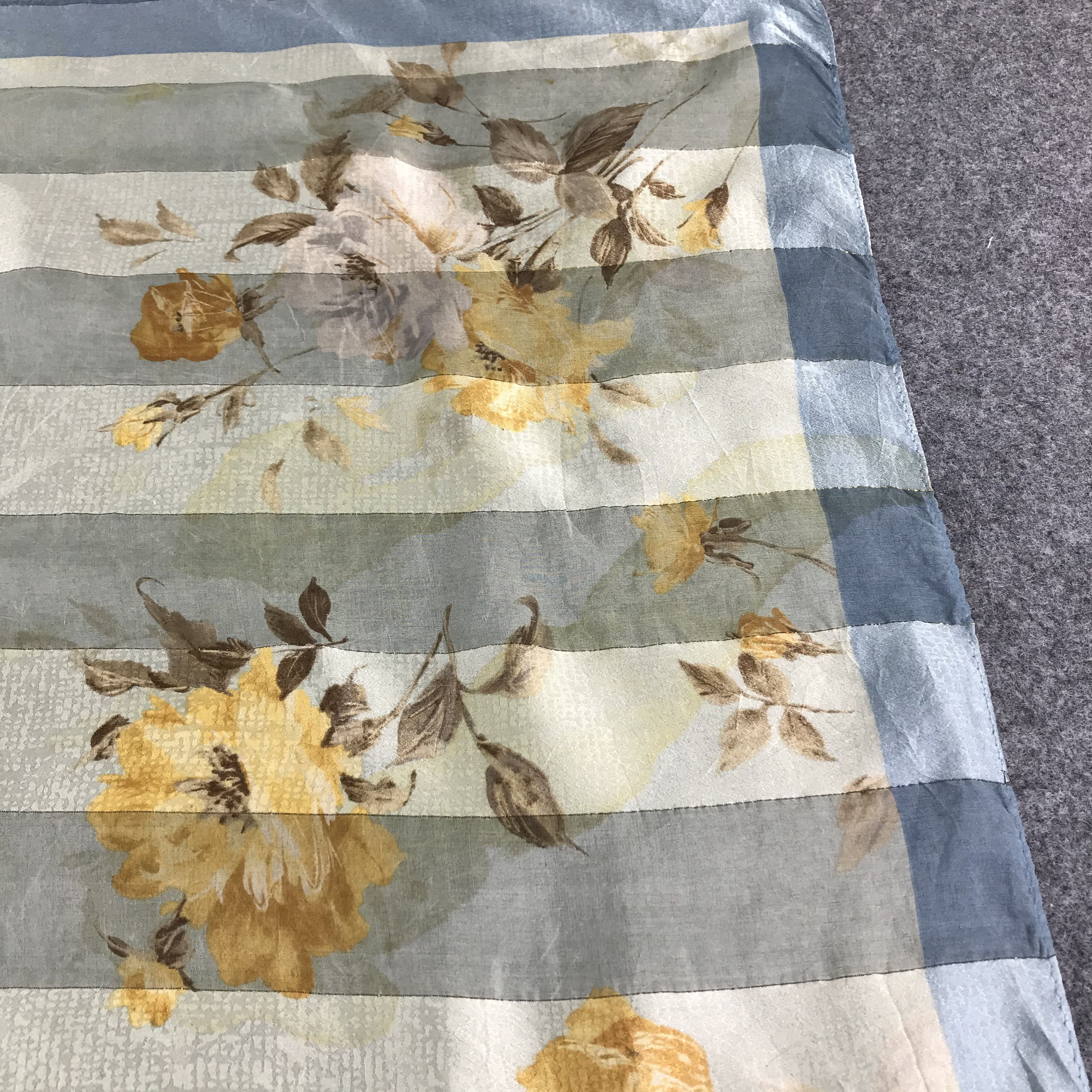 Japanese Brand Vintage Philippe V Floral Silk Scarf M18 Size ONE SIZE - 5 Thumbnail