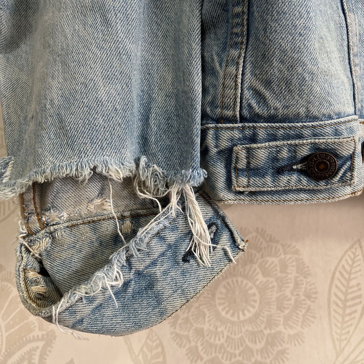 Levi's × Levi's Vintage Clothing Distressed Levis Denim Trucker Jacket Made In USA Size US L / EU 52-54 / 3 - 16 Thumbnail