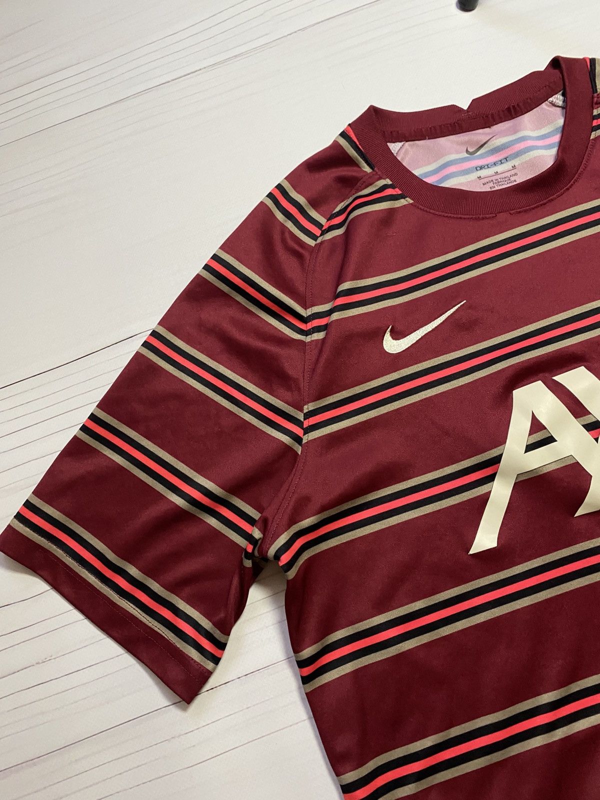 Nike Nike Liverpool 2021/22 Pre-Match football y2k t shirt Size US M / EU 48-50 / 2 - 8 Thumbnail
