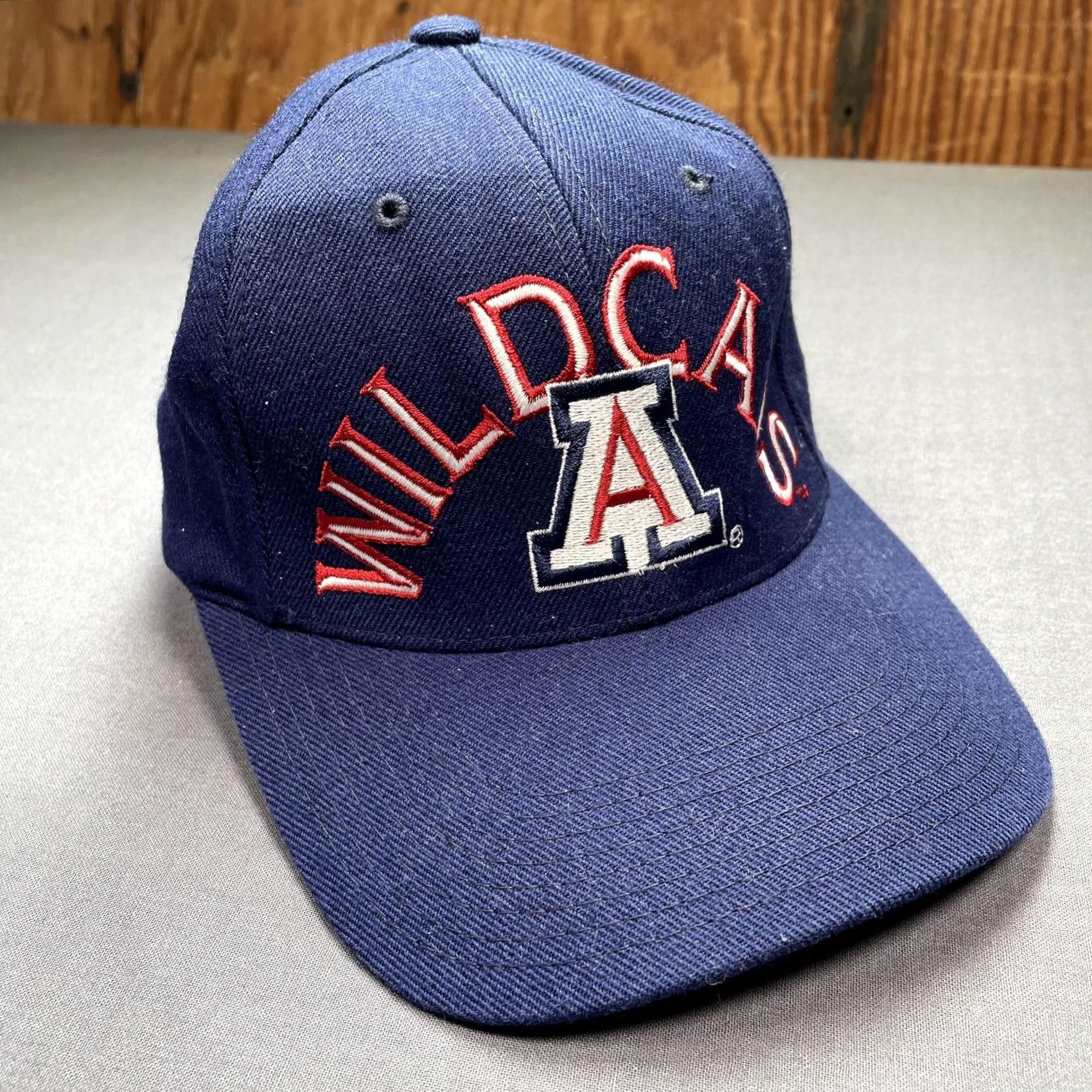 Sports Specialties VINTAGE Sports Specialties Arizona Wildcats Hat Cap Fitted Mens M Blue Navy 90s Baseball Cap Sports Specialties Mens Medium Mens Boys Girls Size ONE SIZE - 2 Thumbnail
