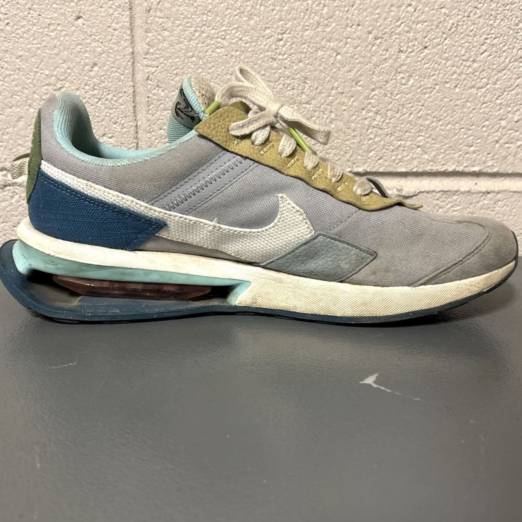 Nike Nike Air Max Pre-Day SE Sun Club Mens 10.5 Wolf Grey/Sail/Rift Blue EUC | Nike Air Max Pre-Day | Sneaker | Men Size US 10 / EU 43 - 7 Thumbnail