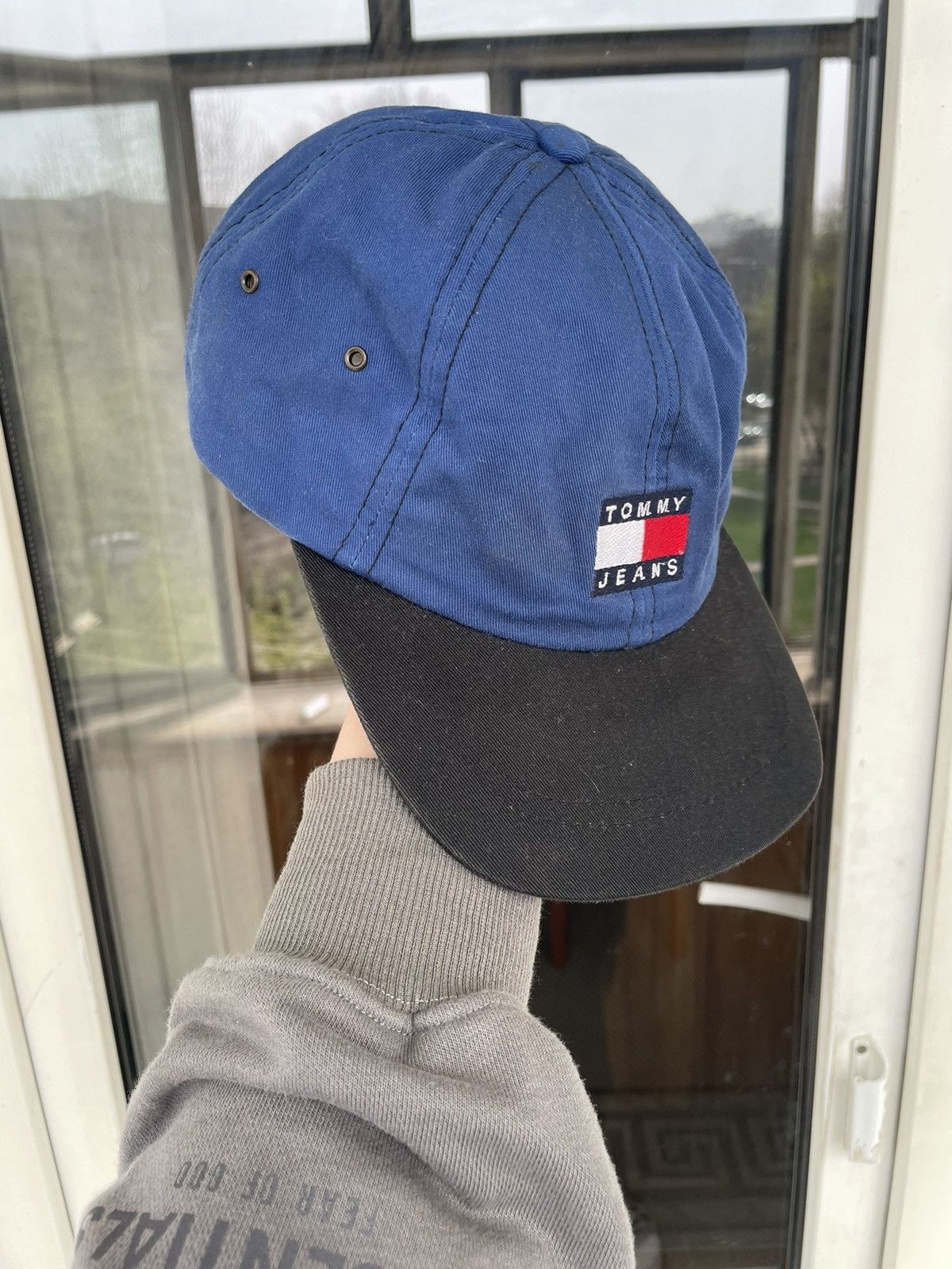 Tommy Hilfiger Vintage Tommy Hilfiger Cap 🧢 Size ONE SIZE - 2 Thumbnail