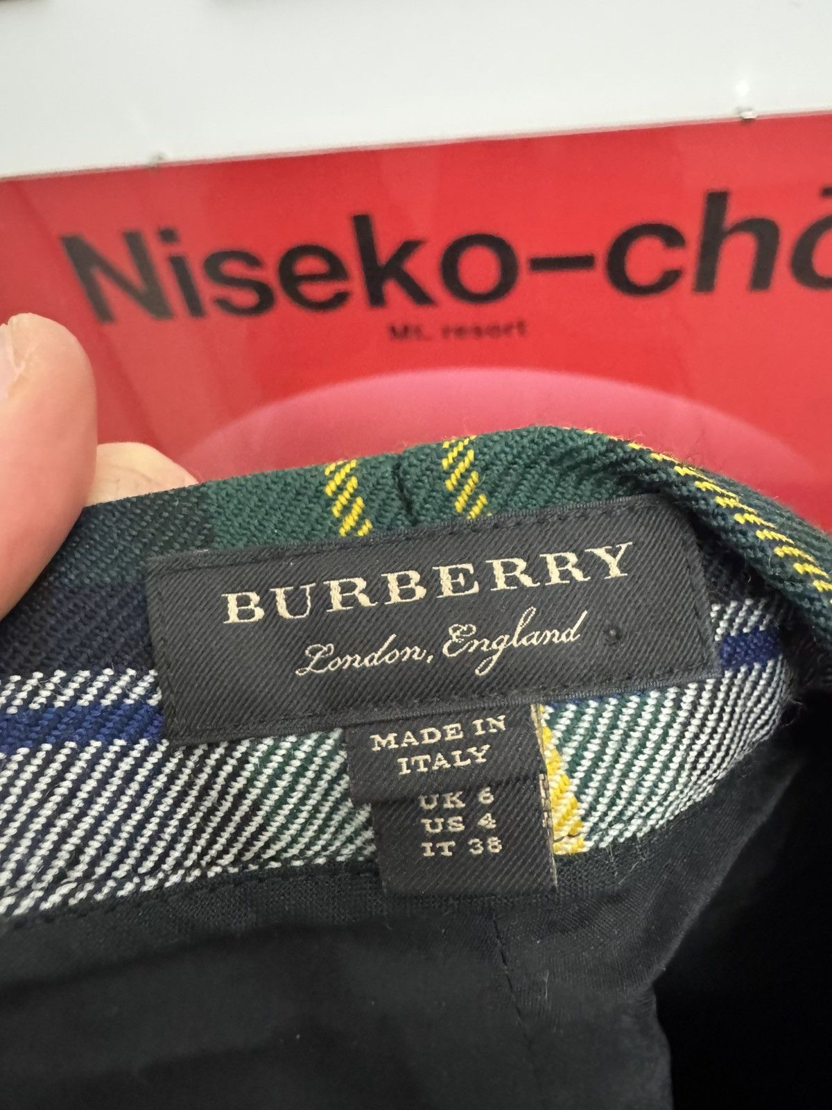 Burberry Burberry Tartan Wool High-waisted Stirrup Wool Trousers Size 26" / US 2 / IT 38 - 3 Thumbnail