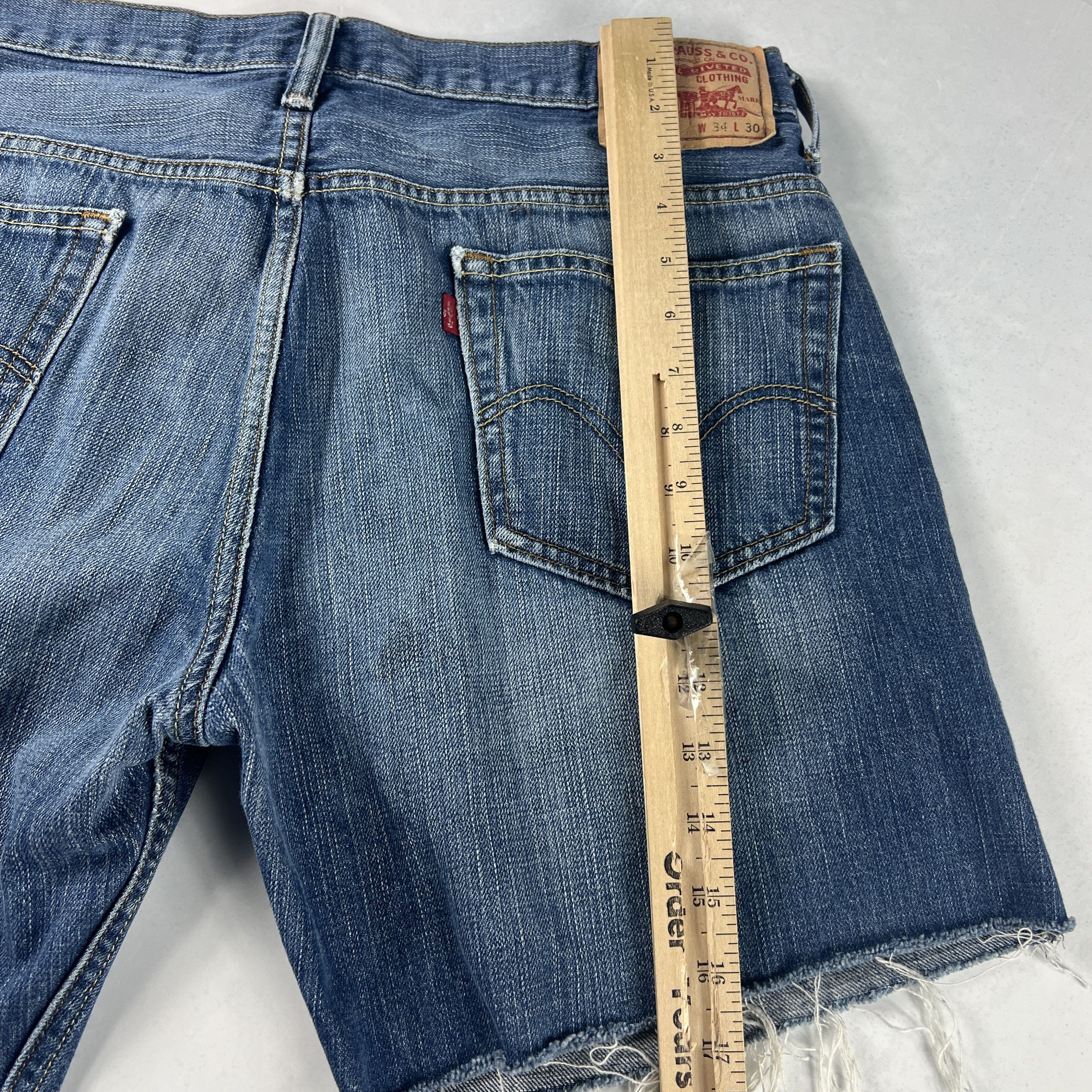 Levi's Levi's Jean Shorts 569 Loose Cut Off Faded Denim Jorts Size US 35 - 12 Thumbnail