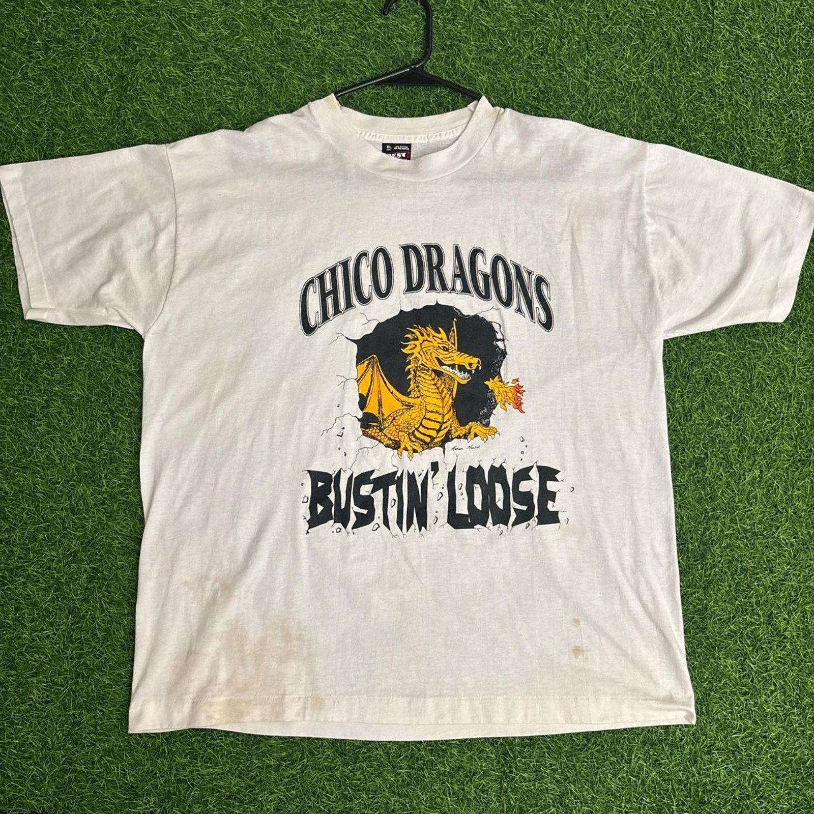 Fruit Of The Loom Vintage White ‘Chico Dragons Bustin Loose’ Graphic Tee Size US XL / EU 56 / 4 - 1 Thumbnail