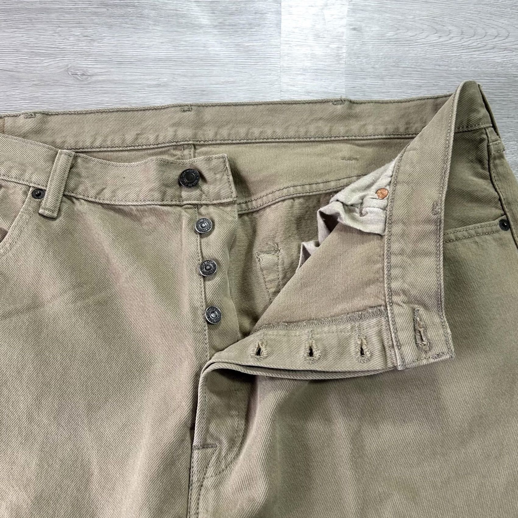 Levi's Levi's 501 Jeans Mens 40x32 Beige Button Fly Straight Denim Medium Wash Pants Size US 40 / EU 56 - 3 Thumbnail