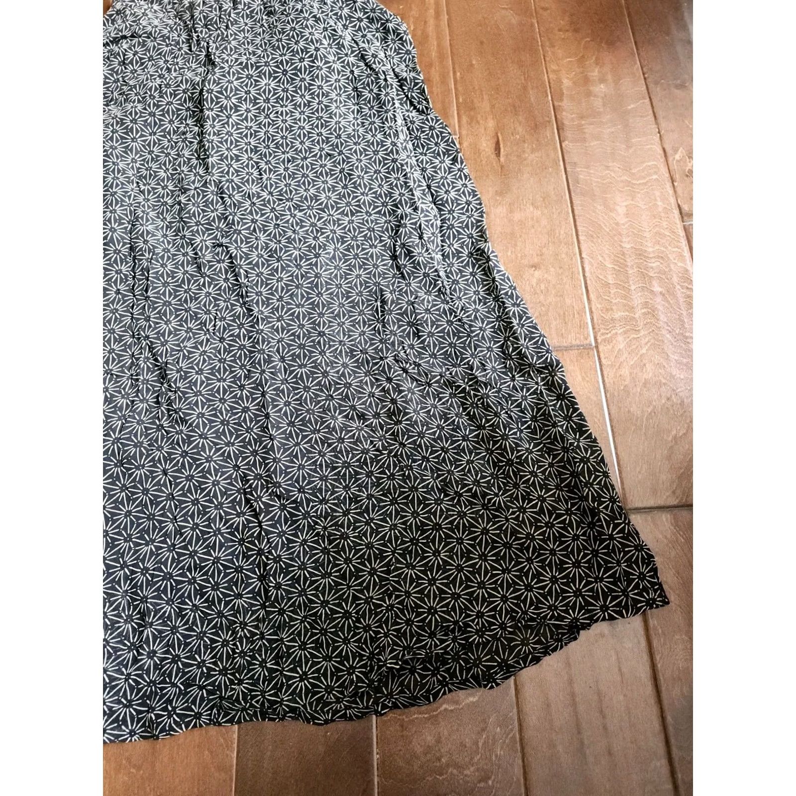 Merona Merona Women's Black White Skirt - Size 10 Skirt Regular 10 Black White Rayon Cotton Travel Casual Business Women Size 32" / US 10 / IT 46 - 7 Thumbnail
