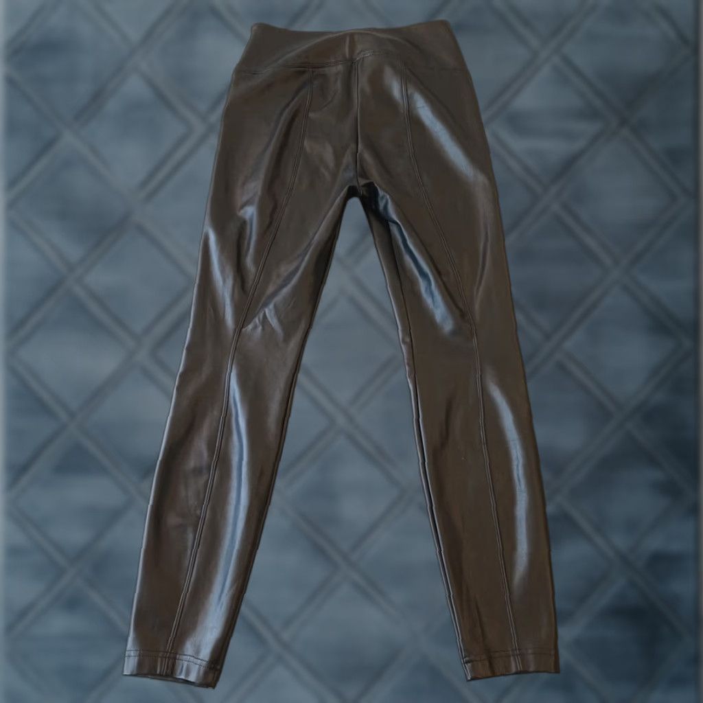 White House Black Market White House Black Market Pants Womens Size 6 Short Black Ankle Legging Skinny Flat Front Faux Leather Stretch 26in Inseam 26in Size 28" / US 6 / IT 42 - 1 Thumbnail