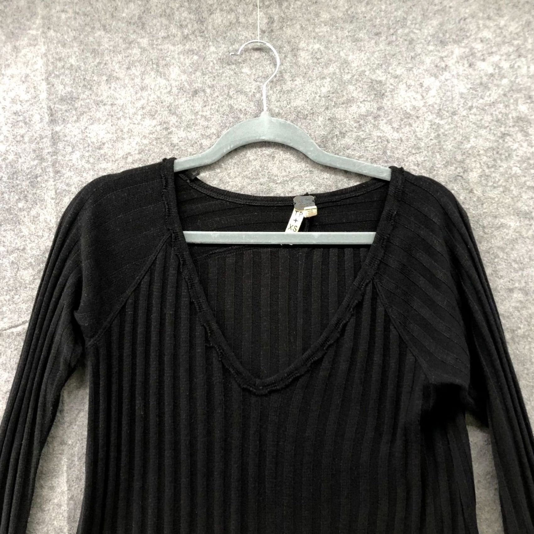 Free People Free People We The Free Long Sleeve T Shirt XS Black V-Neck Hacci Beach Babe Size XS / US 0-2 / IT 36-38 - 3 Thumbnail