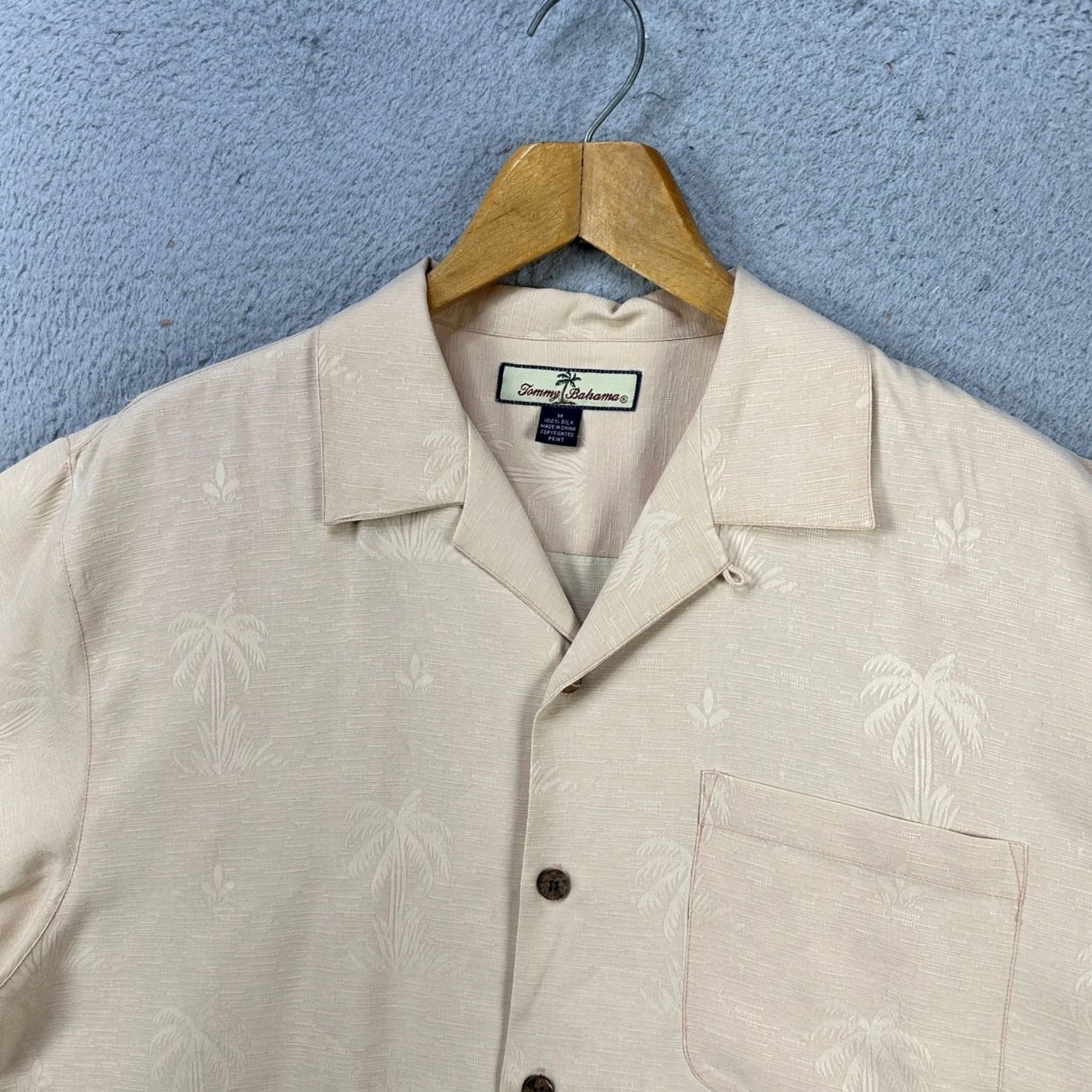 Tommy Bahama VINTAGE Tommy Bahama Silk Shirt Button Up Mens Medium Peach Geometric Pocket Outdoor Size US M / EU 48-50 / 2 - 6 Thumbnail