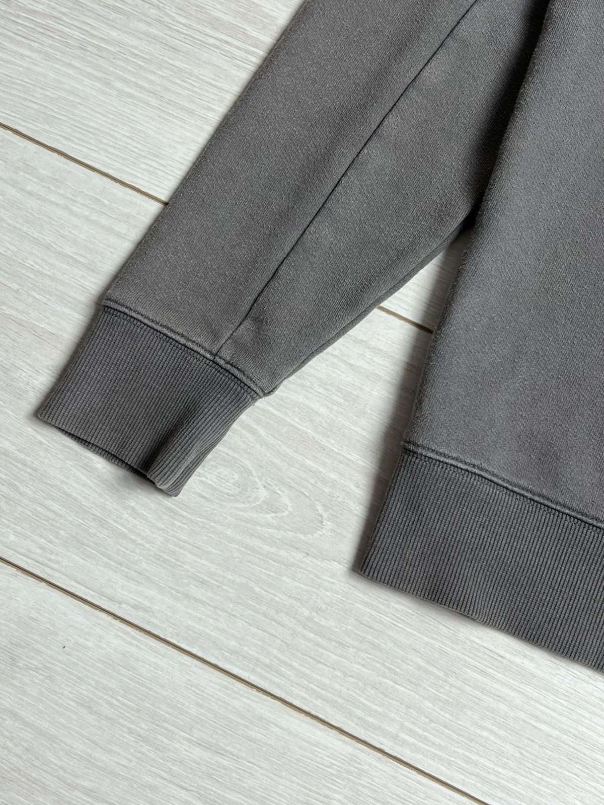 C.P. Company C.P. Company Arm Lens Crewneck Sweatshirt Grey SS20 Size US S / EU 44-46 / 1 - 4 Thumbnail