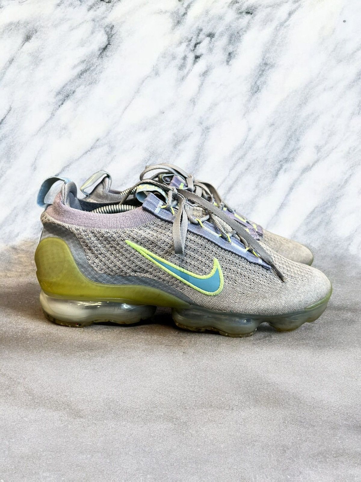 Nike Vapormax Nike grey low top sneakers Size US 9.5 / EU 42-43 - 2 Thumbnail