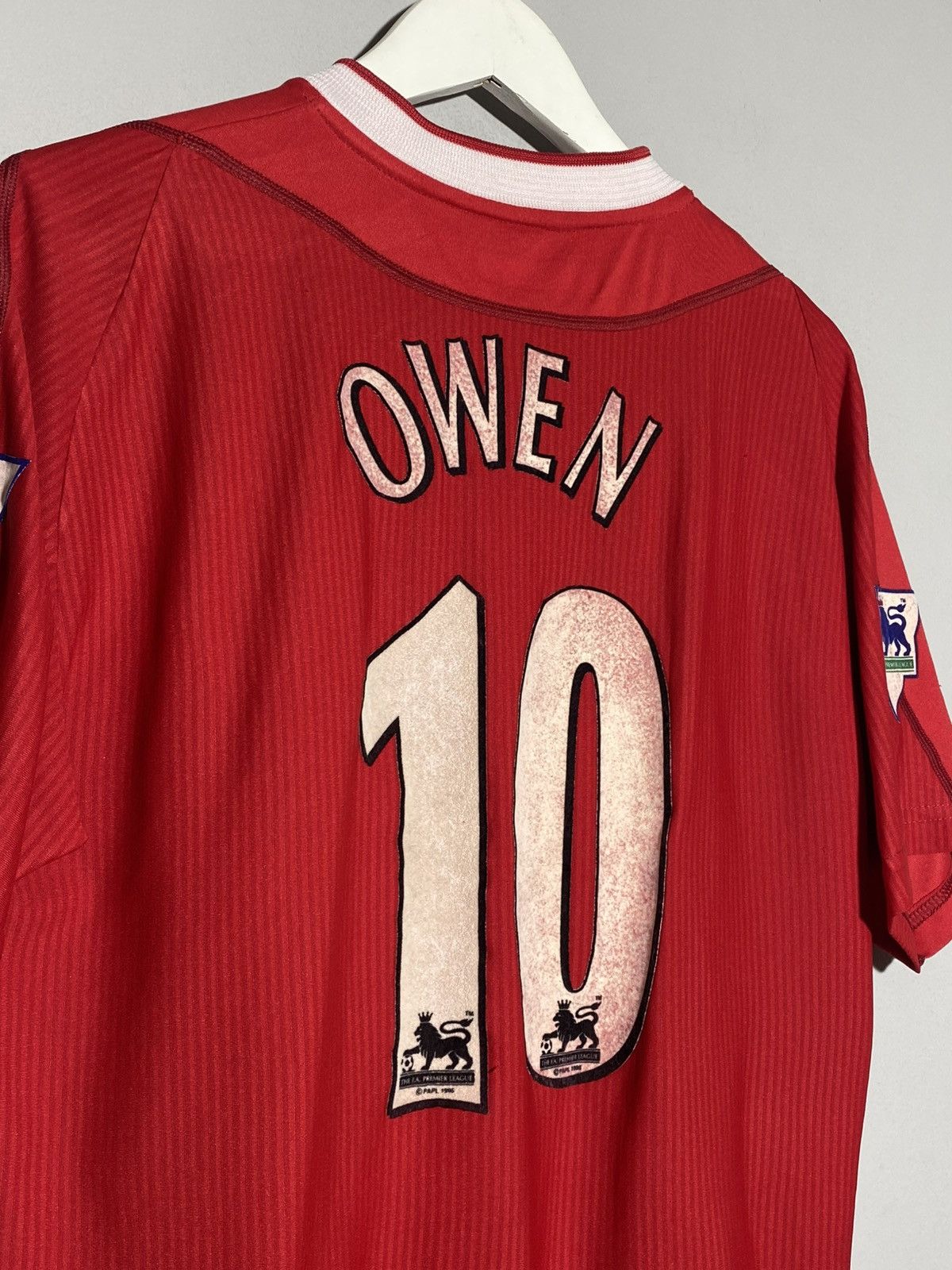 Reebok #10 Owen Liverpool FC 2002-2004 Home Reebok Football Shirt Size US L / EU 52-54 / 3 - 16 Thumbnail
