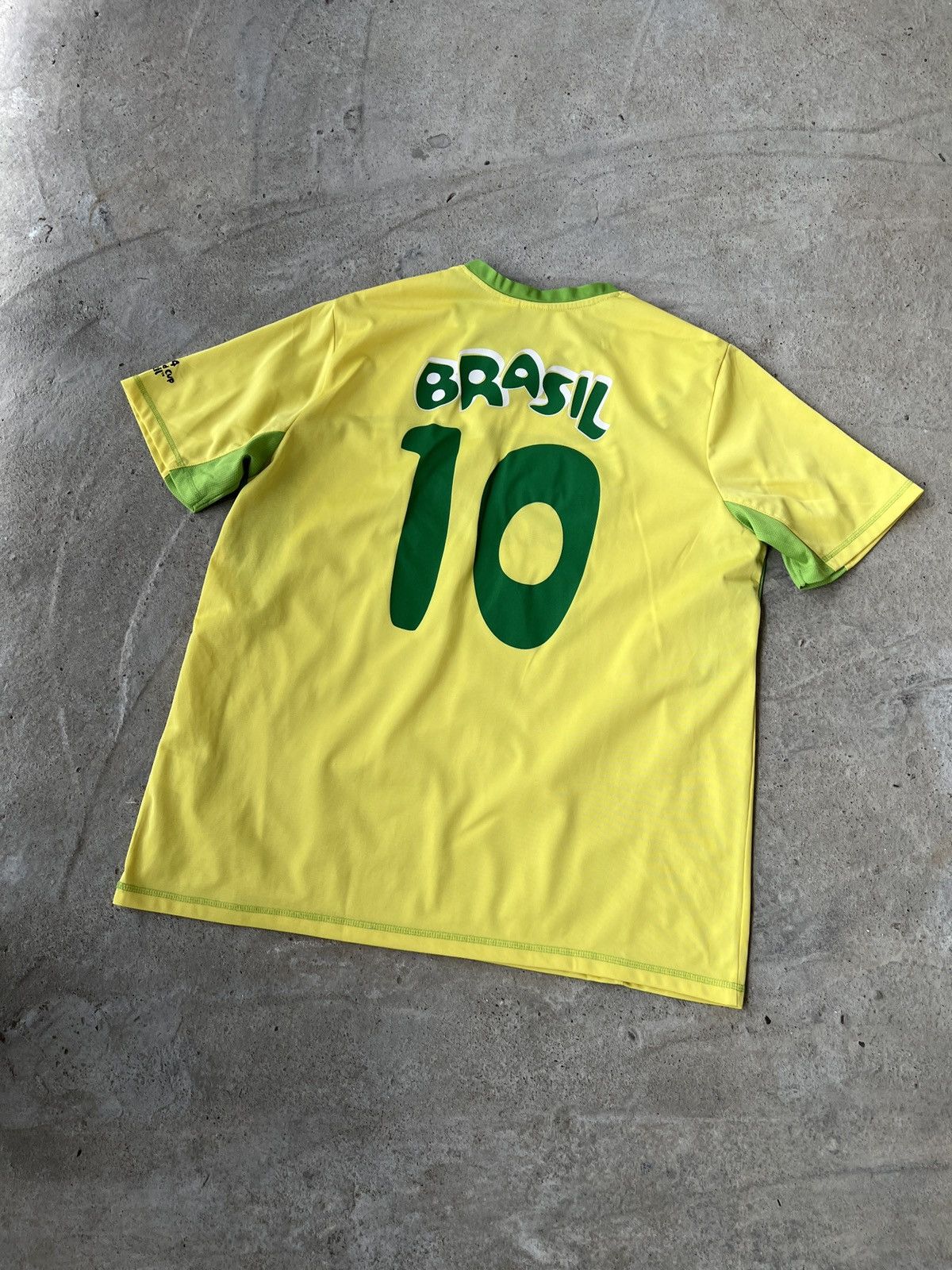 Other Brasil FIFA World Cup 2014 Football Jersey Size US XL / EU 56 / 4 - 2 Thumbnail