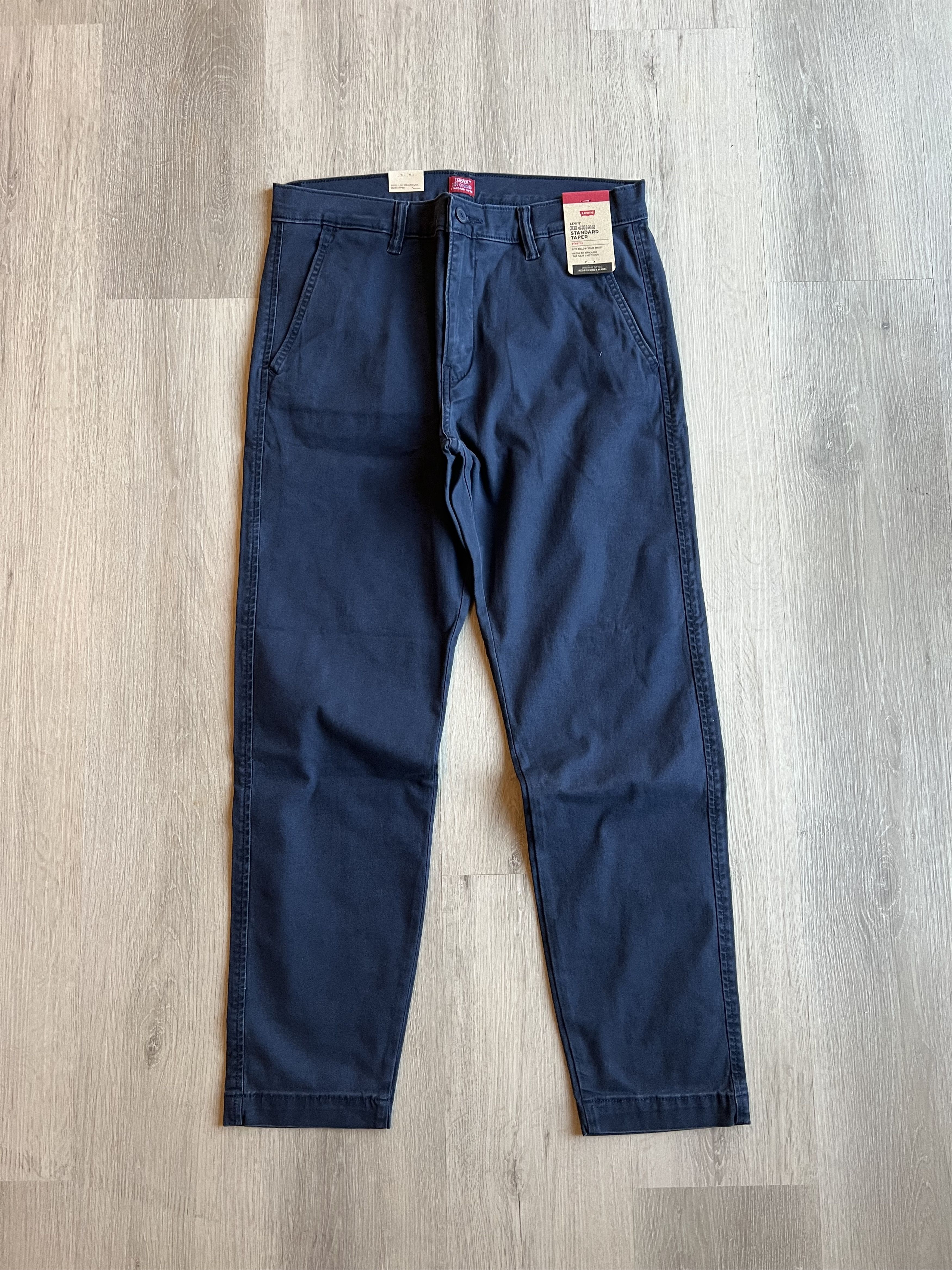 Levi's Standard fit Tapered Chino Pants / Navy Work Wear Size US 32 / EU 48 - 2 Thumbnail