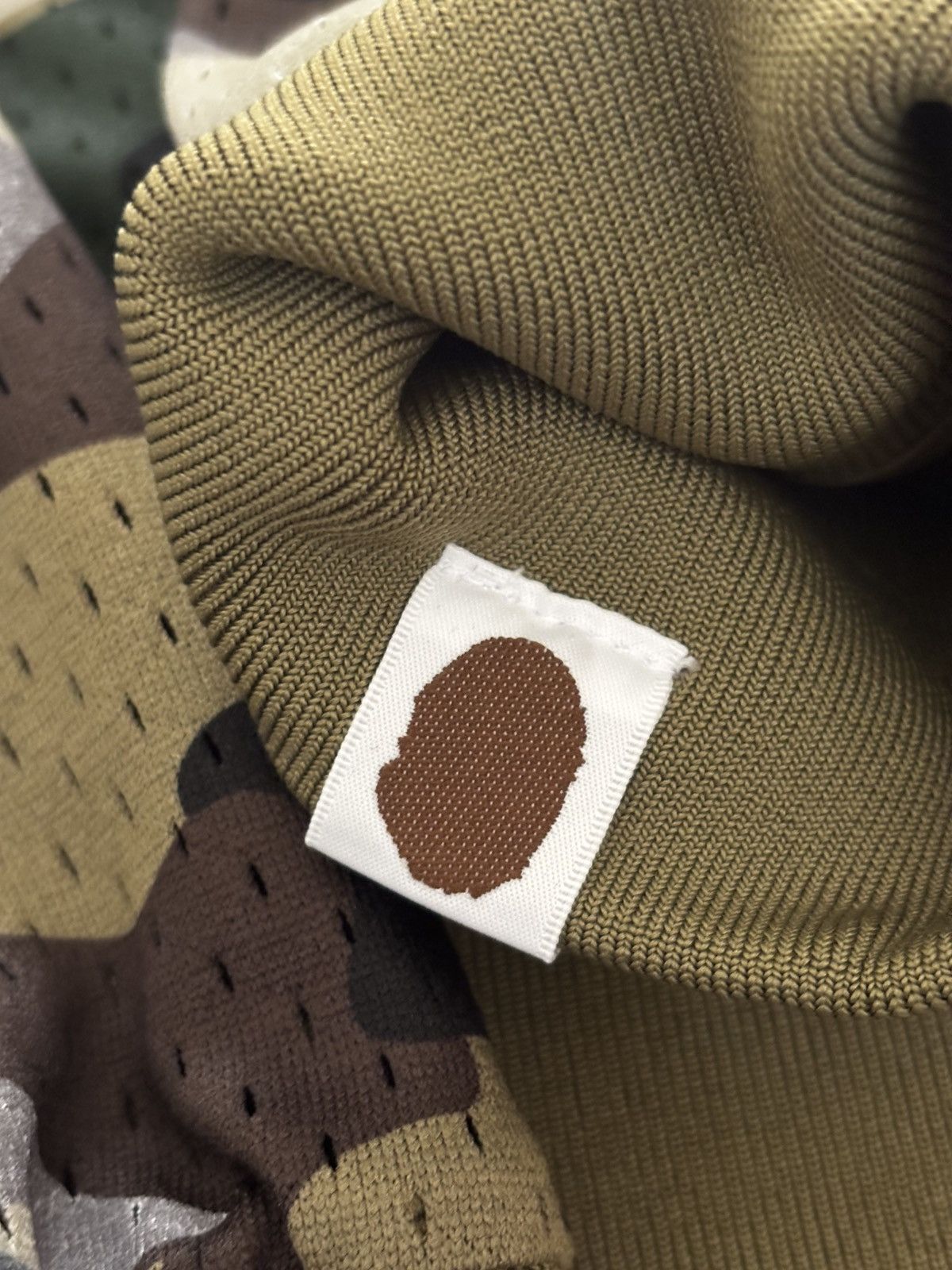 Bape Ape bape sta over print 1st camo mesh shark cropped hoodie Size US L / EU 52-54 / 3 - 9 Thumbnail