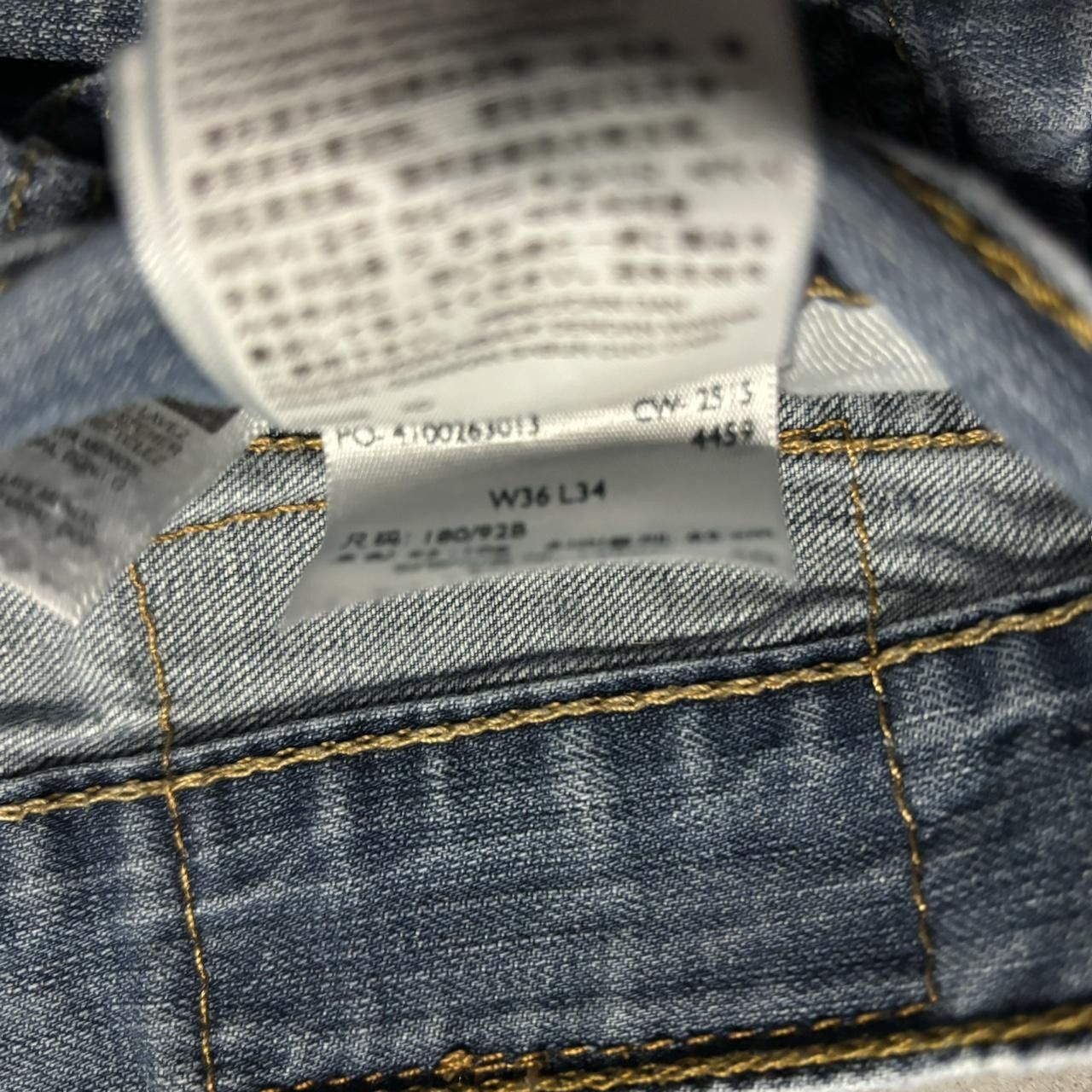 Levi's × Vintage Crazy Vintage Y2K/2000s Grunge Levi’s Medium Wash Essential Denim Jeans! Size US 34 / EU 50 - 8 Thumbnail