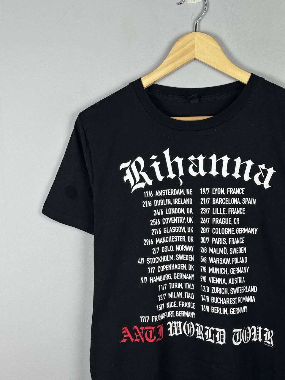 Rihanna Rihanna ANTI World Tour 2016 Graphic T-shirt Size US S / EU 44-46 / 1 - 4 Thumbnail