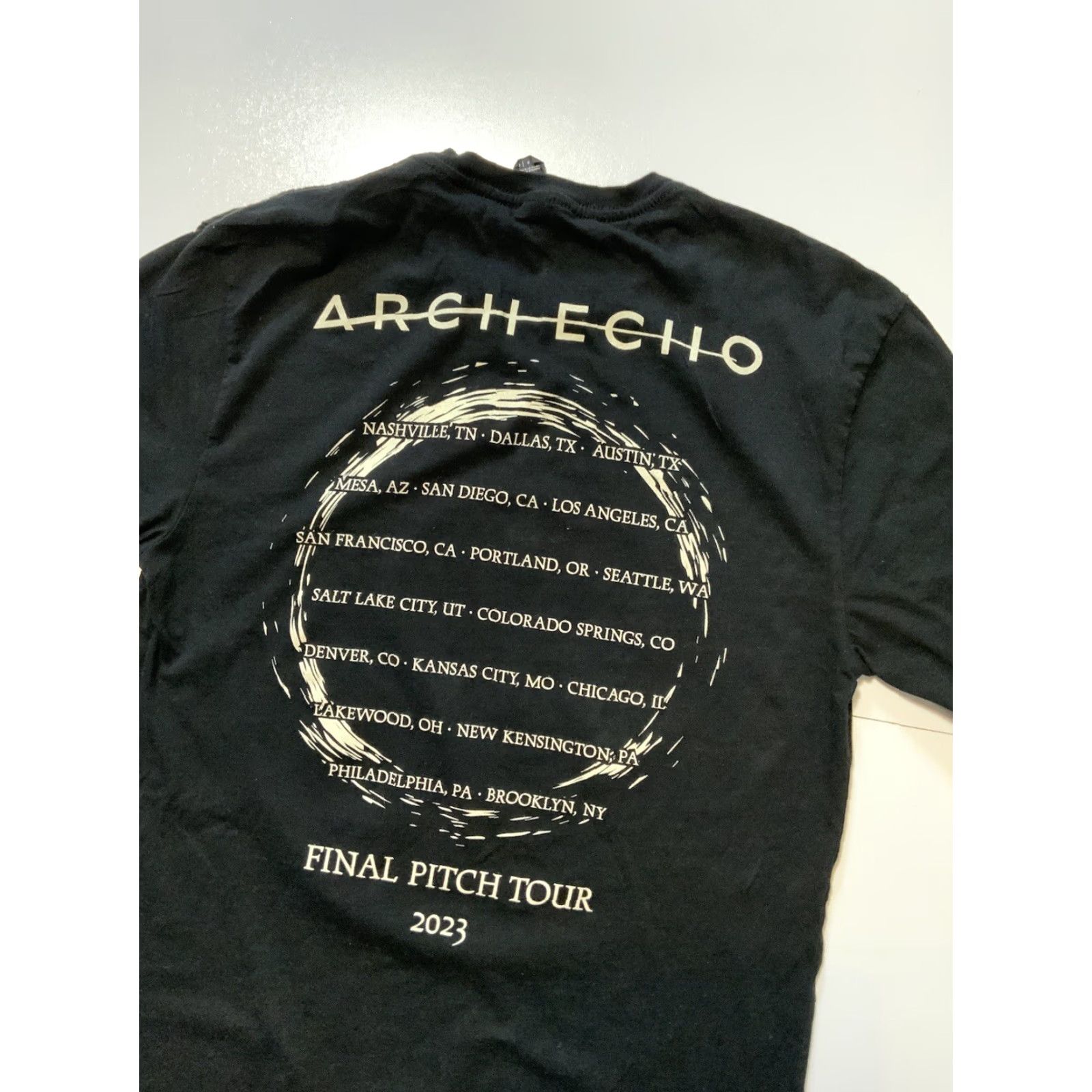 Vintage VINTAGE Arch Echo Final Pitch 2023 Progressive Metal Rock Band Merch Graphic T-Shirt SM Size US S / EU 44-46 / 1 - 4 Thumbnail