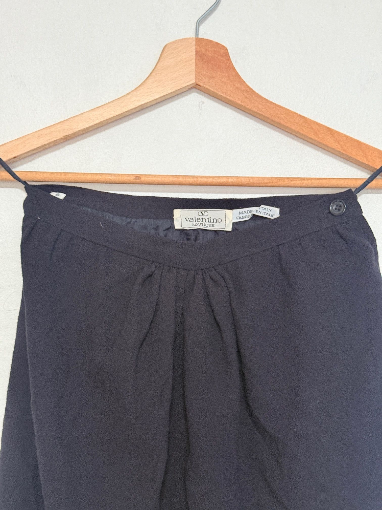Valentino Black Mini Skirt Valentino 6us Size 28" / US 6 / IT 42 - 3 Thumbnail