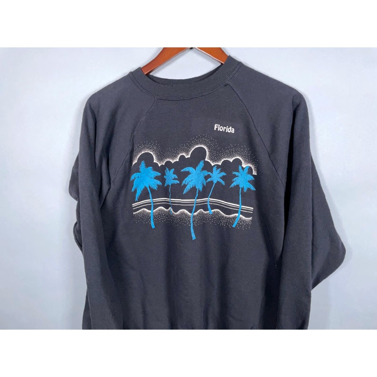 Vintage VINTAGE Signal Sweatshirt Adult XL Black Palm Tree Graphic Raglan Sleeves 90s City Retro Men’s Size US L / EU 52-54 / 3 - 3 Thumbnail