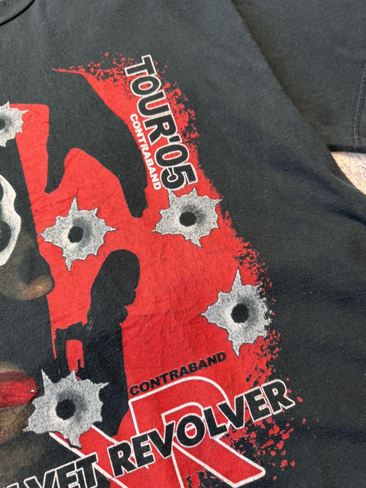 Band Tees Vintage Contraband Velvet Revolver Tour’05 T Shirt Size US XL / EU 56 / 4 - 5 Thumbnail