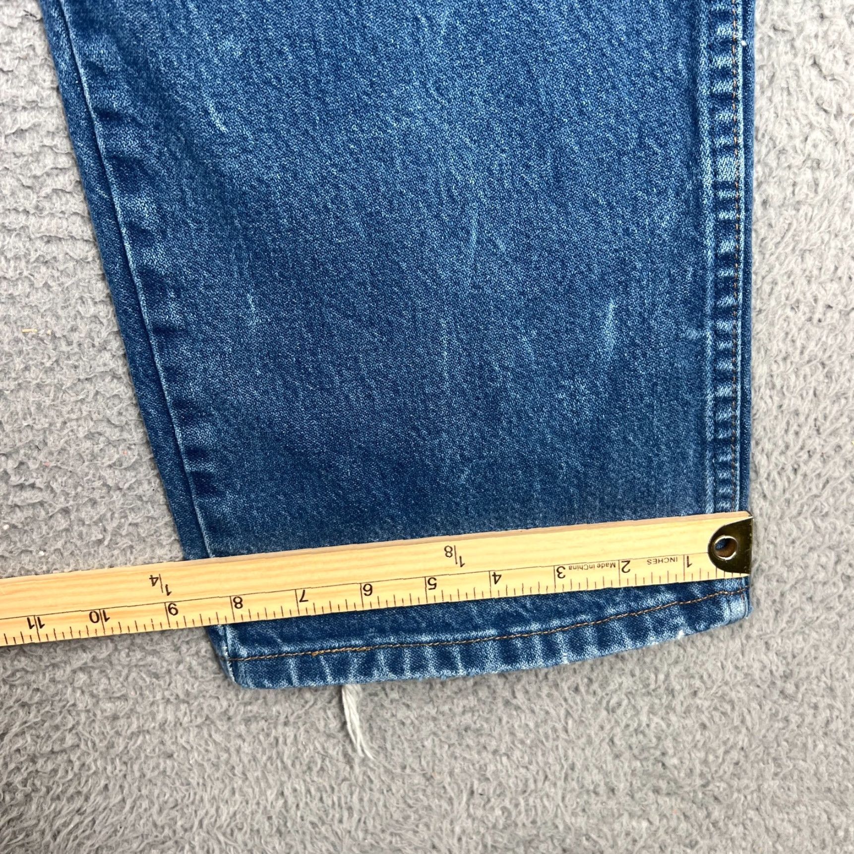 Wrangler Wrangler 13MWZ Jeans Men's 38x32 Medium Wash Blue Denim Cowboy Cut Straight Fit Size US 38 / EU 54 - 3 Thumbnail