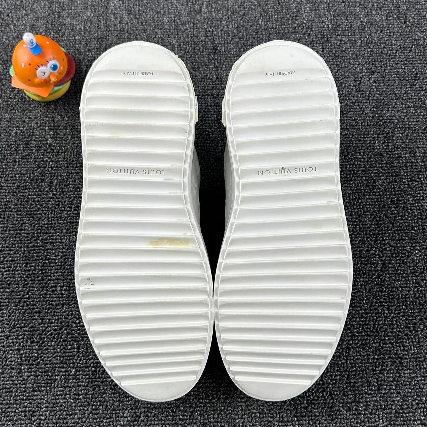 Louis Vuitton Louis Vuitton White Embossed Monogram Sneaker 35 Size US 4.5 / IT 34.5 - 6 Thumbnail