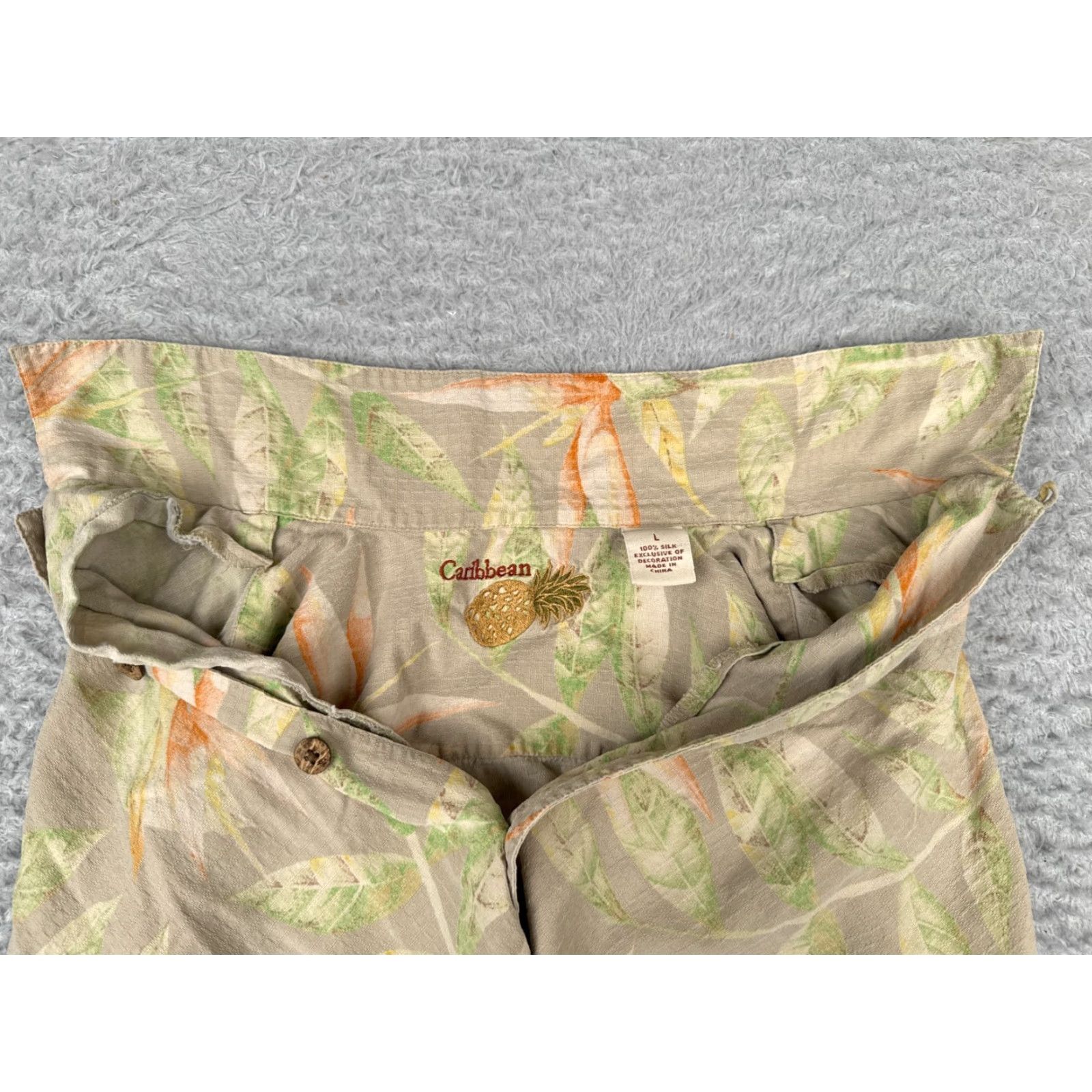 Paradise VINTAGE Caribbean Shirt Mens Large Gray Floral Bird Of Paradise Wood Button 100% Silk Size US L / EU 52-54 / 3 - 2 Thumbnail