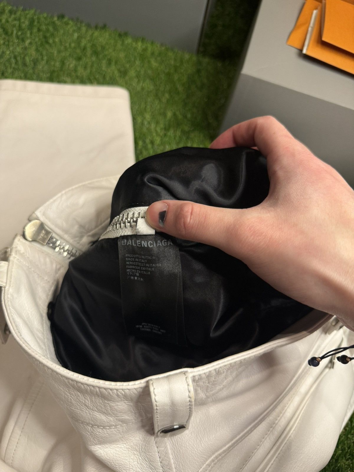 Balenciaga Balenciaga SS20 Look33 RUNWAY White Calf Leather Fetish Pant Size US 28 / EU 44 - 18 Thumbnail