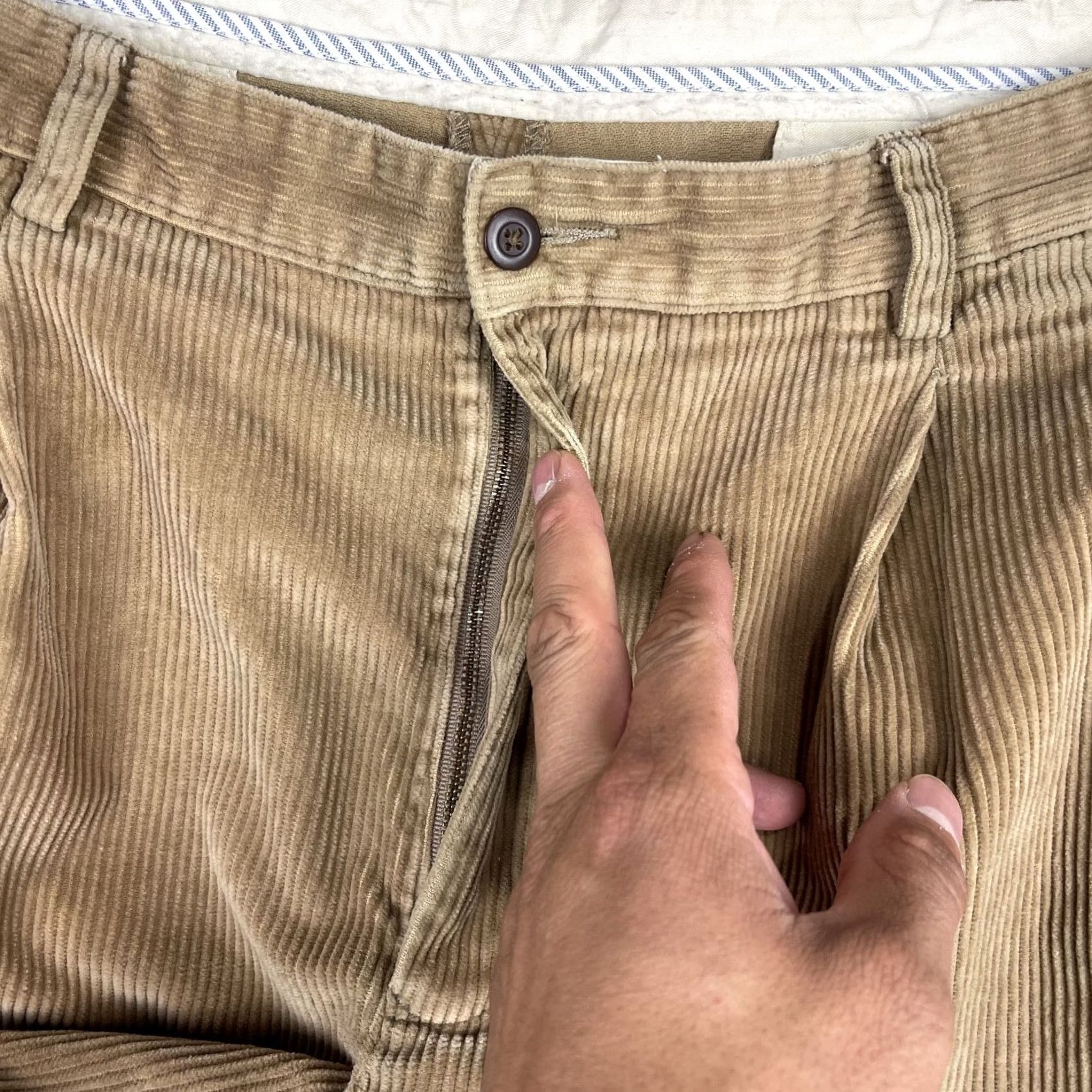 Brooks Brothers Brooks Brothers Pants Mens 40x32 Tan Corduroy Pleated Front Cuffed Trousers Size US 40 / EU 56 - 7 Thumbnail