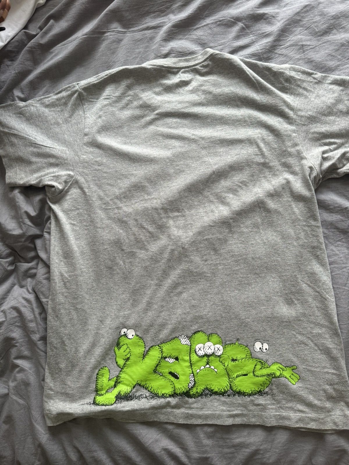 Kaws × Uniqlo Kaws Uniqlo Limited Edition Graphic XX grey Tee Rare! Size US XL / EU 56 / 4 - 4 Thumbnail