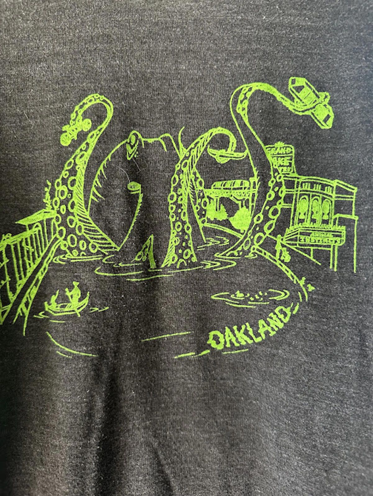 Other Oakland Ca Kraken Tentacle Tee Made USA M Size US M / EU 48-50 / 2 - 2 Thumbnail