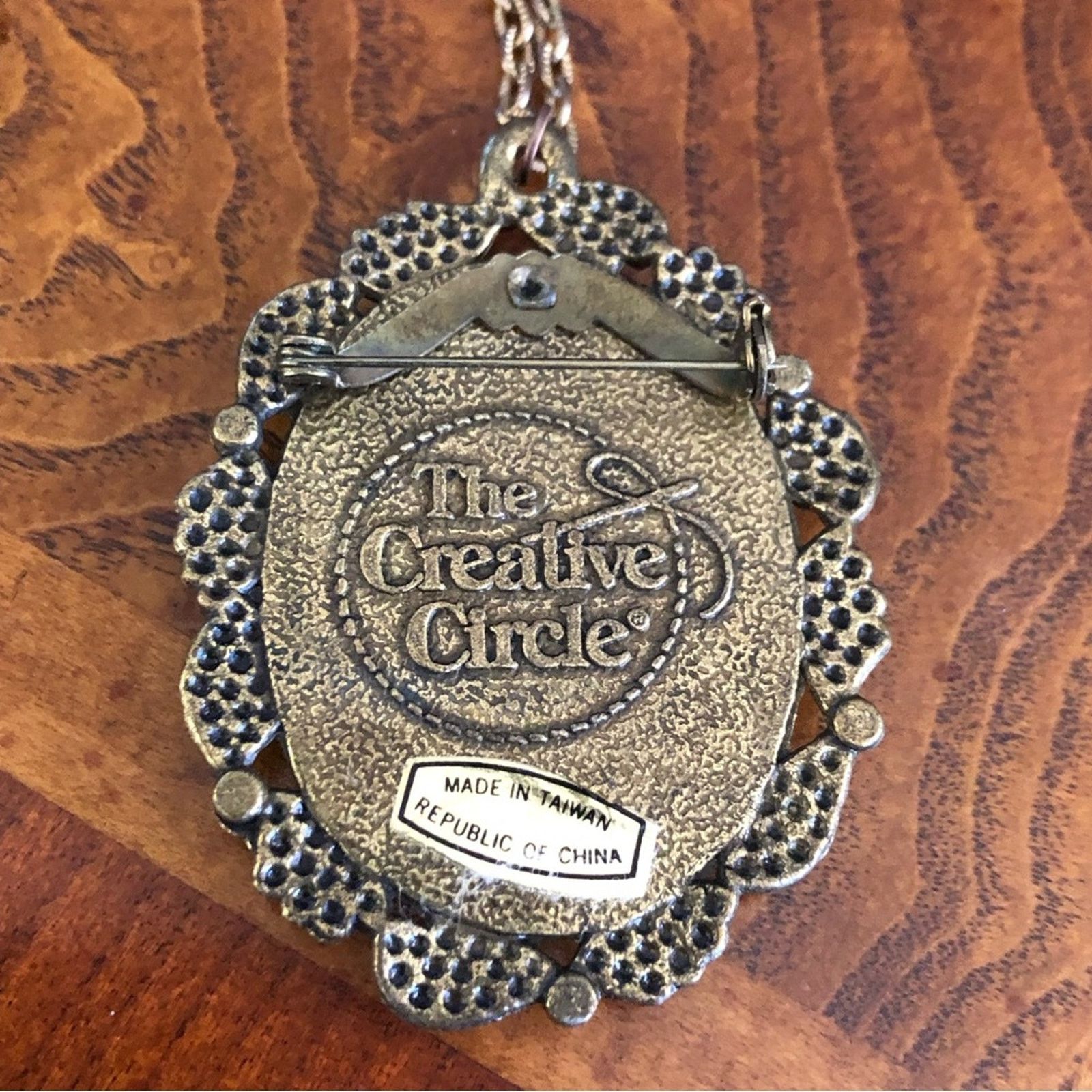 Vintage Vintage The Creative Circle cross stitch pendant on chain Size ONE SIZE - 9 Thumbnail