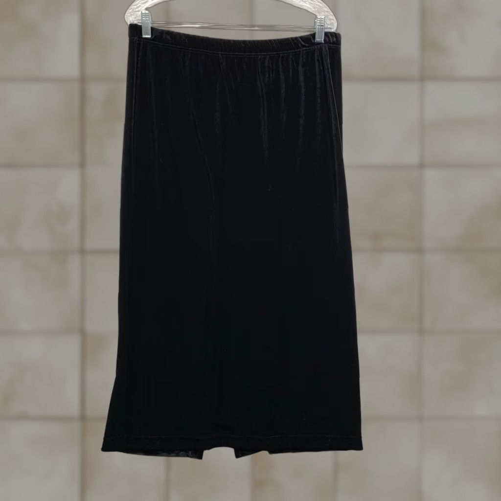 Vintage VINTAGE Sag Harbor Black Velvet Skirt M Women Midi Skirt 28x34 Slit Stretch Elastic Waist Dark Gothic 80s 90s Party/Cocktail Womens Size 32" / US 10 / IT 46 - 1 Thumbnail