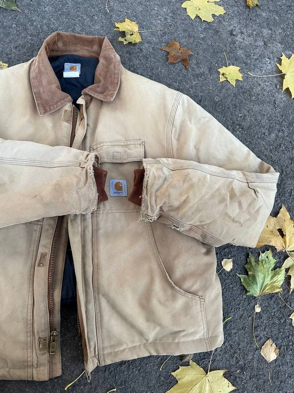 Carhartt 90s Carhartt Work Natural Sun Faded Distressed Detroit Boxy Size US L / EU 52-54 / 3 - 17 Thumbnail