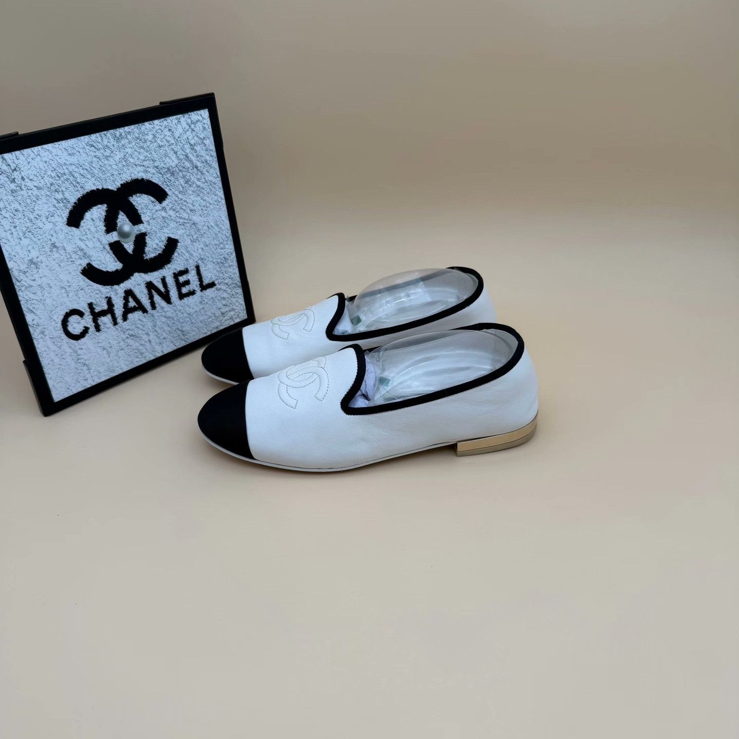 Chanel Chanel Casual Black Lowtop Sneakers us_6 Women Size US 6 / IT 36 - 1 Thumbnail