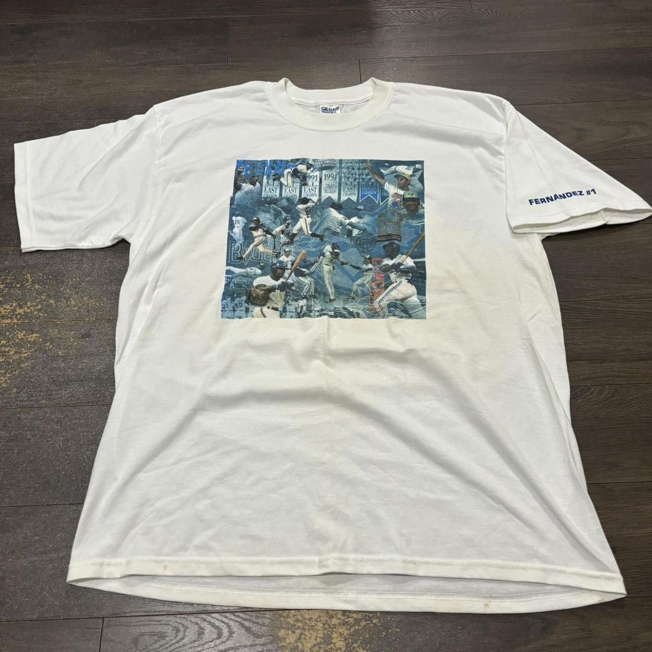 Designer Vintage Toronto Blue Jays Tony Fernandez Day T Shirt 2001 XL Size US XL / EU 56 / 4 - 3 Thumbnail