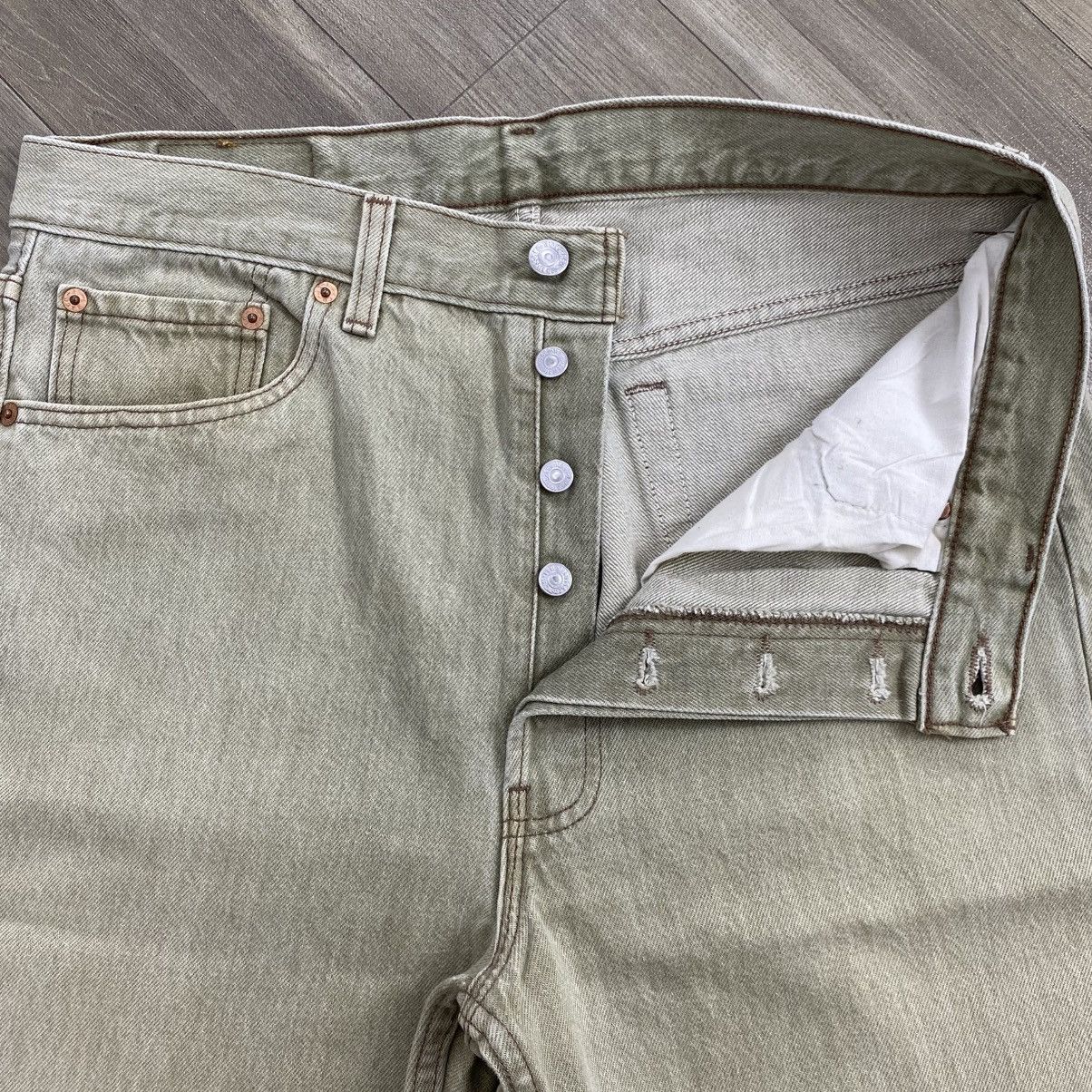 Levi's Vintage Clothing 1990s Vintage Levis Strauss 501 USA 34x30 Jeans Size US 33 - 4 Thumbnail