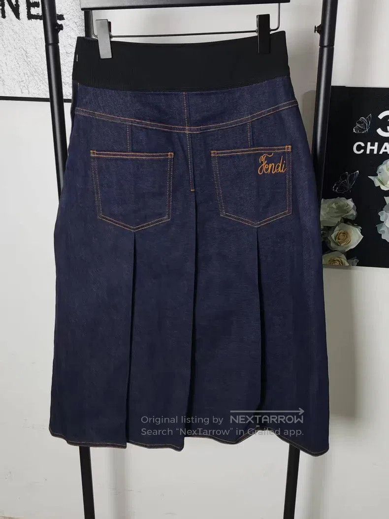 Fendi Fendi Embroidered Logo Denim Skirt Size 27" / US 4 / IT 40 - 2 Thumbnail
