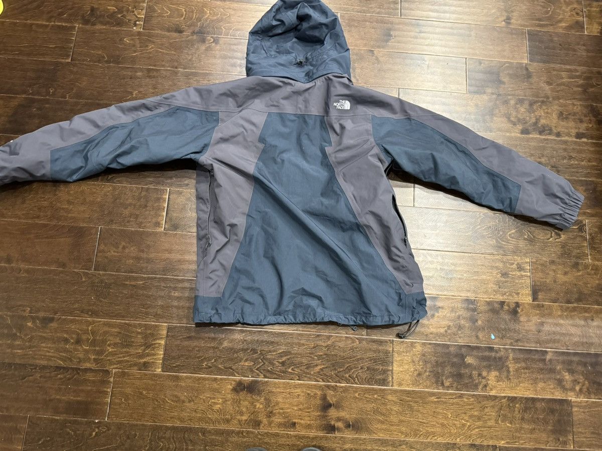 The North Face Navy Blue The North Face Waterproof Windbreaker Jacket Size US L / EU 52-54 / 3 - 13 Thumbnail