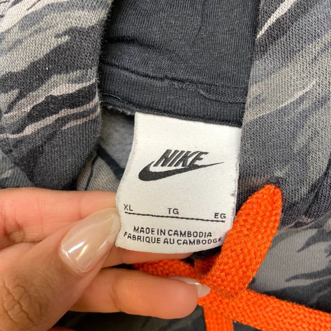 Nike Nike Hoodie Mens XL Black Gray Camo Logo Fleece Lined Kangaroo Pockets Winter Size US XL / EU 56 / 4 - 5 Thumbnail