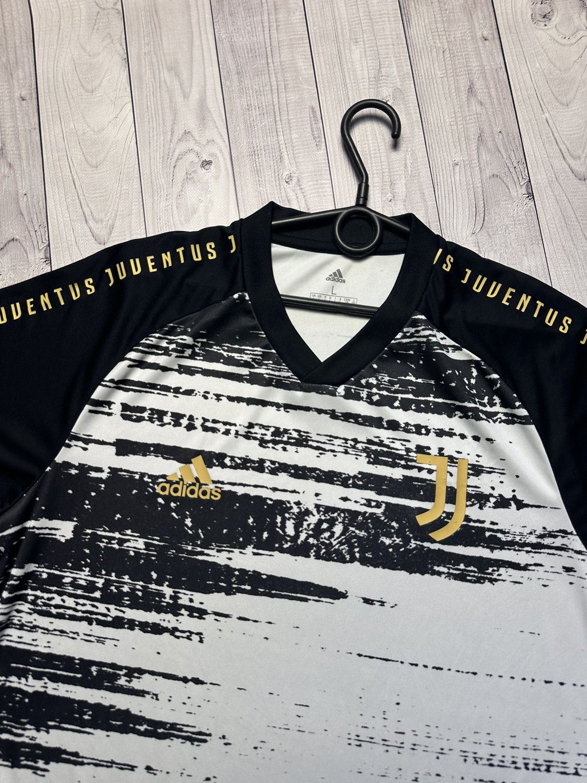 Adidas × Vintage Vintage Juventus soccer jersey size L Adidas Size US L / EU 52-54 / 3 - 3 Thumbnail