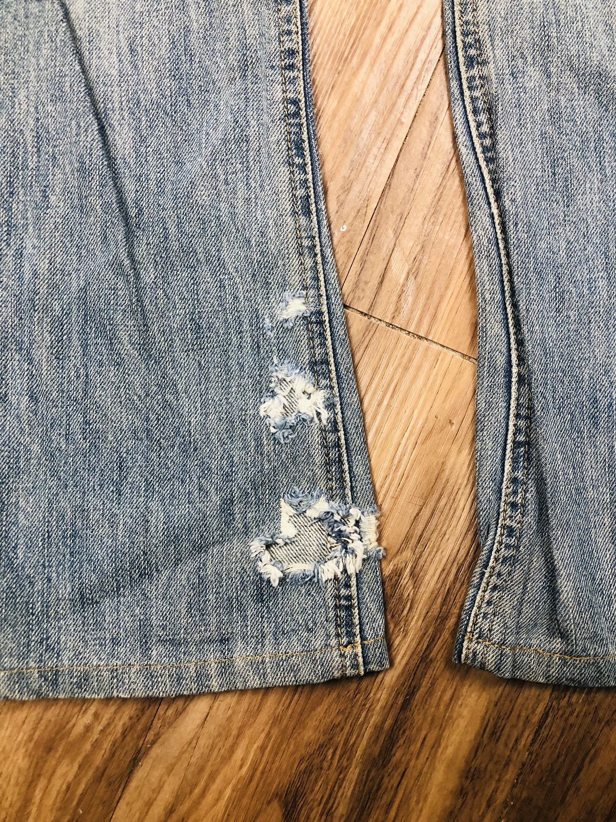 Le Grande Bleu (L.G.B.) Harvest Boom Y2K Ripped Flare Jeans (40) Size 28" / US 6 / IT 42 - 7 Thumbnail