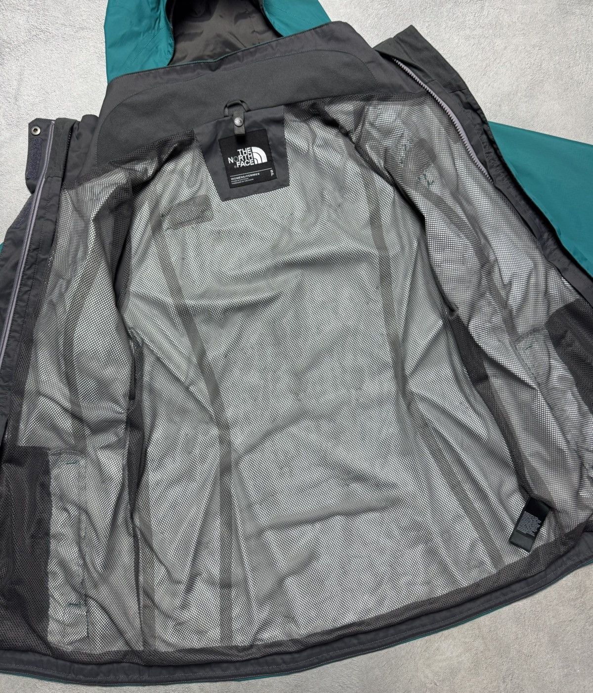 The North Face The North Face HyVent Waterproof Outdoor Hooded Jacket Size S / US 4 / IT 40 - 13 Thumbnail