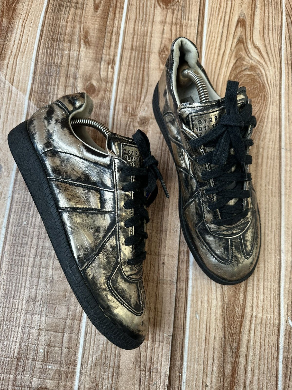 Maison Margiela Maison Margiela Black/Silver Metallic Leather Lowtop Sneaks Size US 7 / IT 37 - 1 Thumbnail